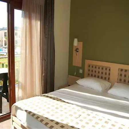 Green Holiday Village Ośrodek wypoczynkowy 4*