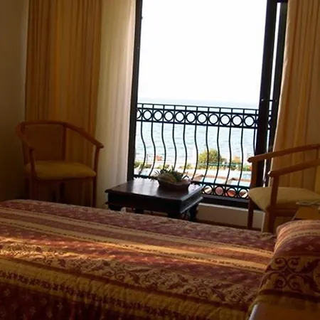 Green Holiday Village Hotel