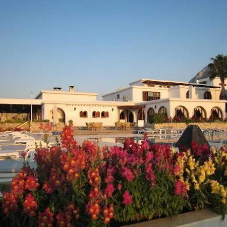 Green Holiday Village Hotel 4*